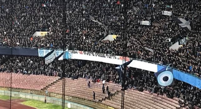 Napoli-Juve, il messaggio della Curva A: Non li avete presi tutti, infami [FOTO]