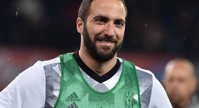 Munnezz, lota!:  Higuain perde la testa, sfogo a ridosso del tunnel [VIDEO CN24]