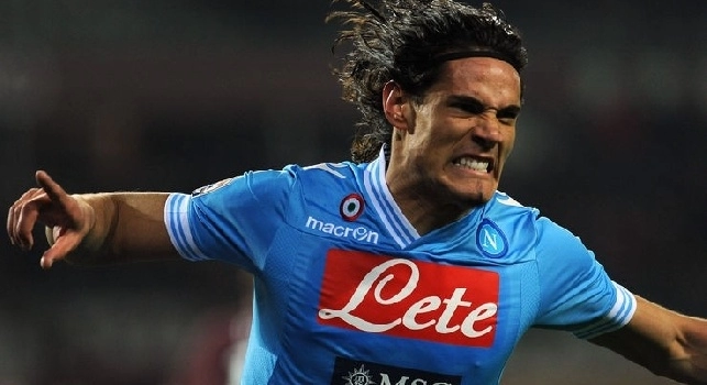 PSG, Cavani ricorda: A Napoli tre anni fantastici, vi spiego i motivi dietro il mio addio. Le battaglie con Chiellini e gli allenamenti con De Sanctis: che ricordi!