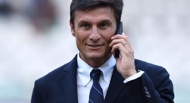 Zanetti chiude un acquisto a Napoli e si congratula: ma non è un calciatore... [VIDEO]