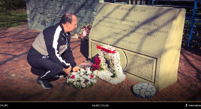 Immenso gesto Benitez, si ritaglia tempo in trasferta per rendere omaggio ai caduti Hillsborough [FOTO]