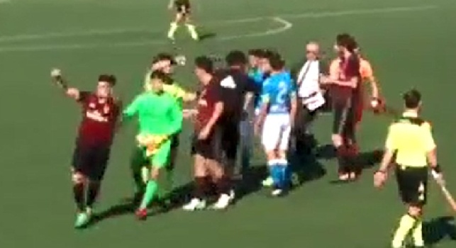 Vergogna Cutrone, il baby rossonero istiga tifosi e azzurrini dopo la vittoria sul Napoli Primavera! [VIDEO CN24]