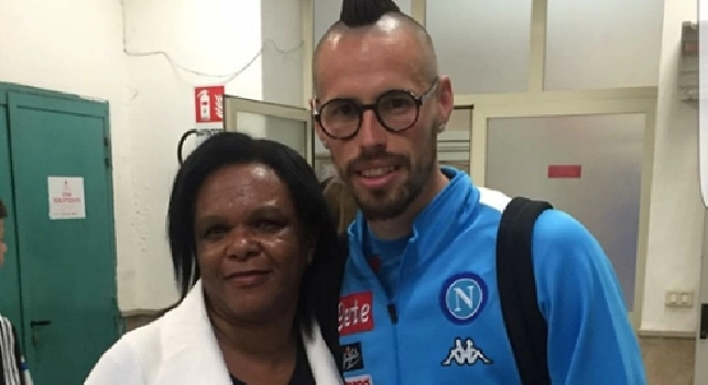 Leandrinho, la mamma s'immortala con Hamsik, Koulibaly e Jorginho [FOTOGALLERY]
