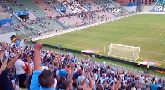 Sassuolo-Napoli, in un settore del Mapei Stadium vietato l’ingresso di maglie, sciarpe e bandiere azzurre: i dettagli