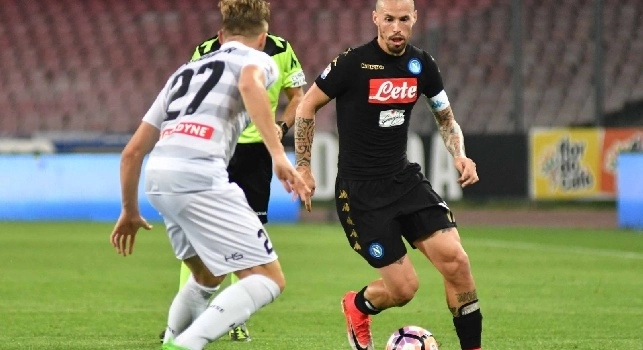 Rischio Hamsik, ecco quando ci sar&agrave; il provino decisivo per capire se sar&agrave; in campo col Sassuolo