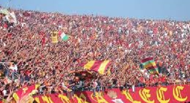 Follia a Bari, ultras giallorossi assaltano bus di tifosi baresi: 6 feriti!