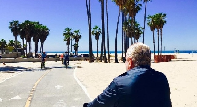 De Laurentiis in bici per le splendide strade di Los Angeles, il figlio su <i>Instagram</i>: Pedalata presidenziale