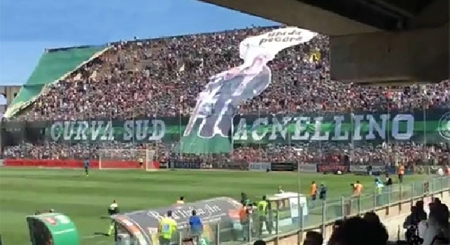 Curva sud Agnellino: sfott&ograve; imperdibile durante Salernitana-Avellino [VIDEO]