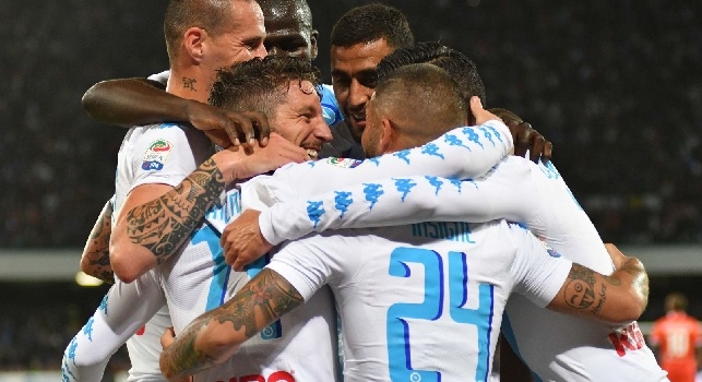 Gazzetta: Zero titoli, Napoli ha gioito come se avesse vinto: calcio spettacolo, ha incantato ovunque