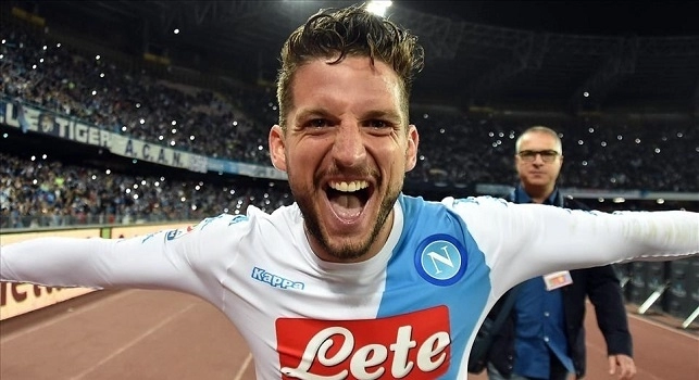 Napoli-Fiorentina, Mertens fa 3-1 'beffando' Tatarusanu: il gol live dalla Curva B! [VIDEO]