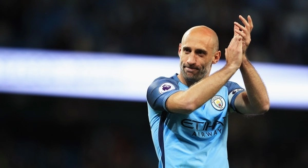 Il Mattino - Terzini a parametro zero, tre occasioni dal Manchester City: c'è anche un vecchio pallino di De Laurentiis