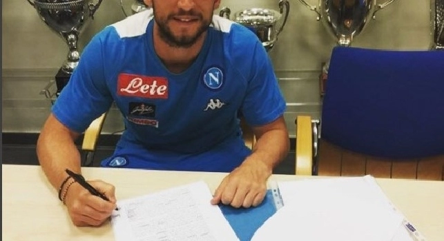 Gazzetta su Mertens: Risposta e atteggiamento da scugnizzo quando gli chiedevano del rinnovo. Con Kat nessuna crisi