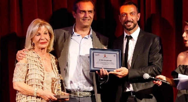 Premio 'Dino Celentano' a Quagliarella, De Magistris: Sei nel cuore di questa città, rinnovato l'amore con Napoli!