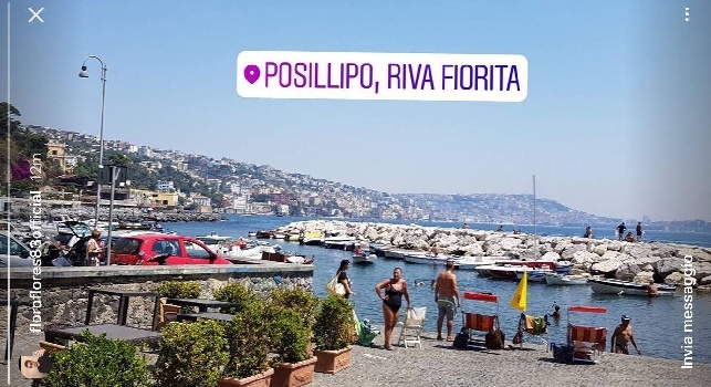 Floro Flores torna nella sua Napoli e immortala il panorama da Posillipo [FOTO]