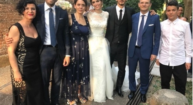 Gabbiadini si &egrave; sposato: cerimonia a misura di famiglia nella chiesa di Sasso Marconi, poi il ricevimento per 200 invitati