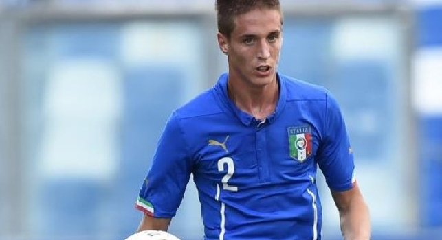 Andrea Conti con la maglia dell'Italia