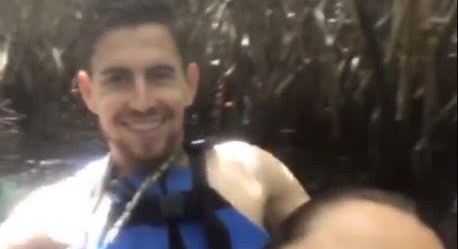Jorginho in viaggio di nozze: l'azzurro si rilassa... in canoa [VIDEO]