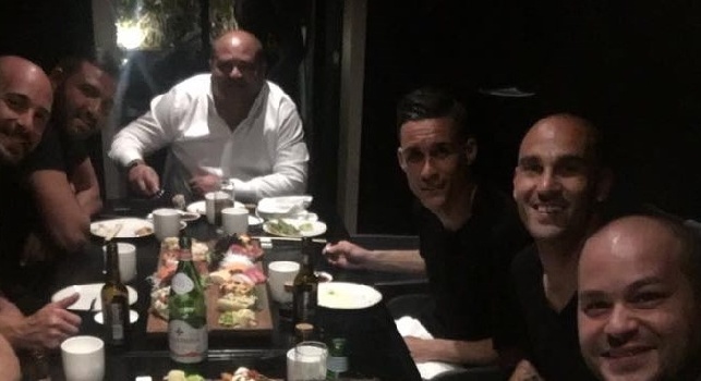 Fratelli Esposito con Reina, Callejon e Paolo Cannavaro