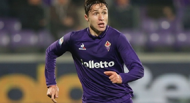 Federico Chiesa, attaccante della Fiorentina. De Laurentiis lo prenderebbe subito
