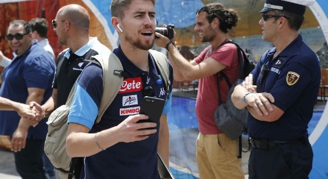 Jorginho sfotte Allan e Leandrinho: "Qualcuno è rimasto fuori" [FOTO]