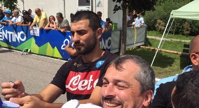 Siparietto Albiol-tifosi a Dimaro: Raul appena vedi Higuain... [VIDEO CN24]