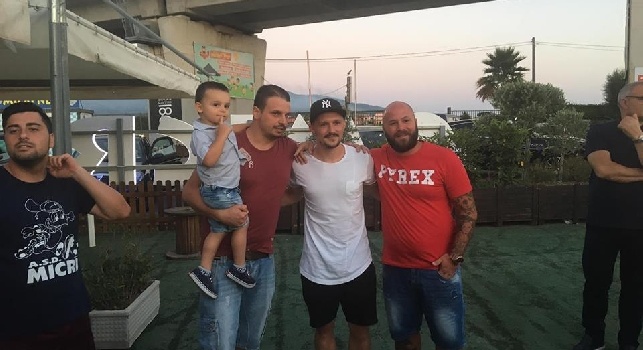 Mario Rui in visita ad una scuola calcio a Volla