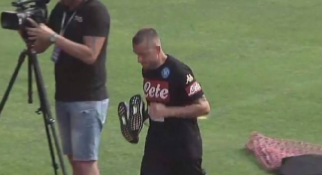 Emanuele Giaccherini lascia anticipatamente l'allenamento del Napoli