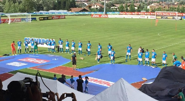 Dimaro, seduta pomeridiana: presentata la nuova maglia Kombat! Tonelli prende una botta, Zapata a parte. Che sinistro di Ounas! [VIDEO]