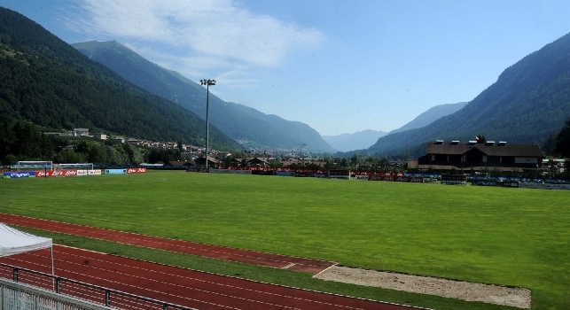 Il Napoli vieta ai tifosi di filmare le sessioni d'allenamento, i trasgressori saranno allontanati dalla Tribuna