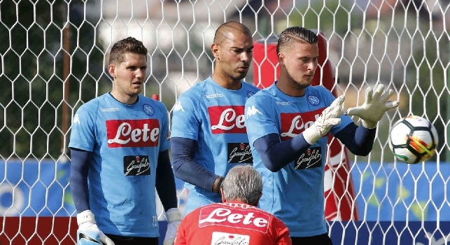 RAI - Il Napoli vuole tenere Sepe solo per una questione regolamentare, il calciatore non è felice: piste estere per lui e Rafael