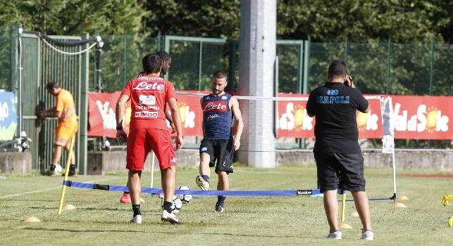 A Dimaro non c'&egrave; solo Sarri come allenatore: sul terreno di gioco anche Iachini [VIDEO]