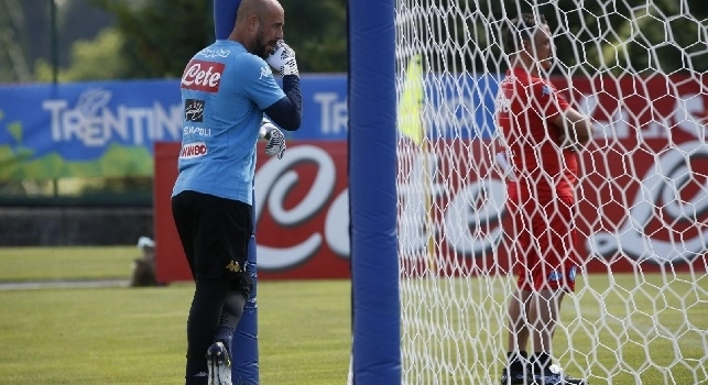 Pepe Reina si allena a parte