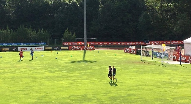 Dimaro, seduta mattutina: Giuntoli già sul campo in tenuta sportiva