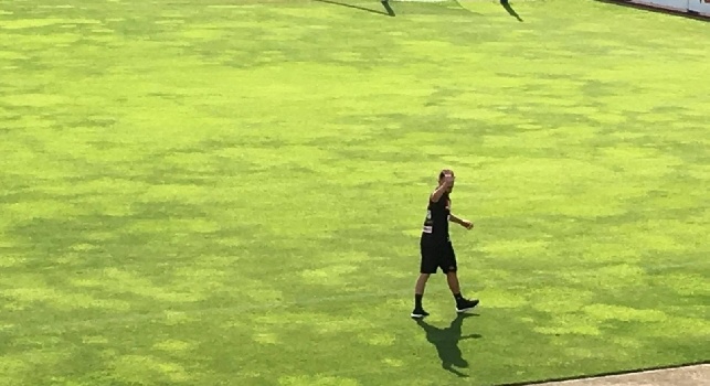 Dimaro, dalla tribuna arriva un "benvenuto" per Mario Rui: il portoghese apprezza [FOTO CN24]