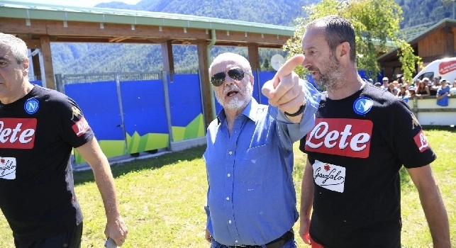Aurelio De Laurentiis (Roma, 24 maggio 1949) &egrave; un produttore cinematografico, imprenditore e dirigente sportivo italiano, titolare della Filmauro, presidente del Napoli