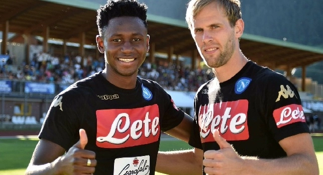 Diawara firma autografi nel suo compleanno, i tifosi intonano Tanti auguri a te... [VIDEO CN24]
