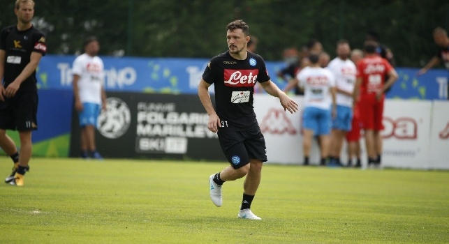 Mario Rui a lezione dal Maestro Sarri, bagno di folla per ''Ciro'' Mertens e Insigne [VIDEO]