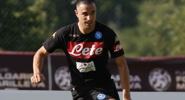Nikola Maksimović è un calciatore serbo, difensore del Napoli, in prestito dal Torino