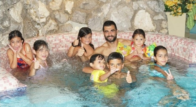 Albiol con i bambini in vasca: Serata di relax [FOTO]