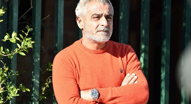 Ancelotti è un pacco!. Papà Insigne abbandona furioso il San Paolo, sfogo choc dopo Napoli-Arsenal 0-1