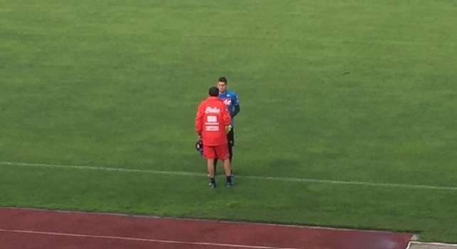 Allenamento terminato, Sarri s'intrattiene a parlare con Rafael [FOTO CN24]