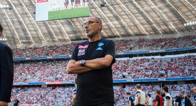 Maurizio Sarri (Napoli, 10 gennaio 1959) &egrave; un allenatore di calcio italiano, attuale tecnico del Napoli.