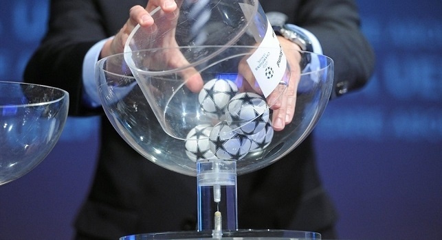 Gazzetta - Champions League, cresce l'attesa per i sorteggi: i possibili rischi del Napoli