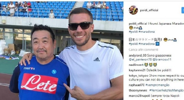 Podolski si diverte su Instagram: Ho trovato il Maradona giapponese [FOTO]