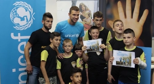 Roma, gesto esemplare di Edin Dzeko: dona 60mila euro a una giovane mamma malata [FOTO]