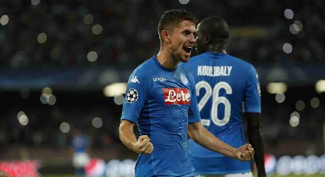 Il sito UEFA lancia gli azzurri: Napoli d'autore, gironi ad un passo