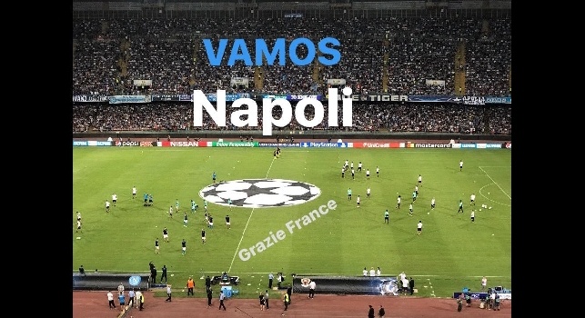 Ospite d'onore al San Paolo, c'era anche un ex a supportare gli azzurri: Forza Napoli! [FOTO]
