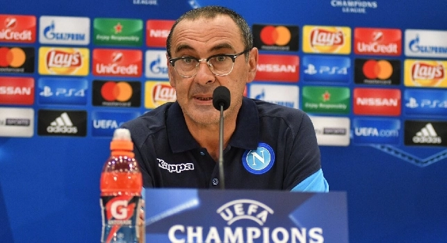 Maurizio Sarri (Napoli, 10 gennaio 1959) &egrave; un allenatore di calcio italiano, attuale tecnico del Napoli.