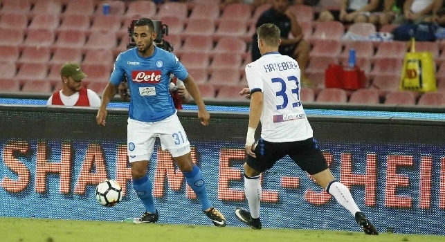 Faouzi Ghoulam &egrave; un calciatore francese naturalizzato algerino, difensore del Napoli e della Nazionale algerina