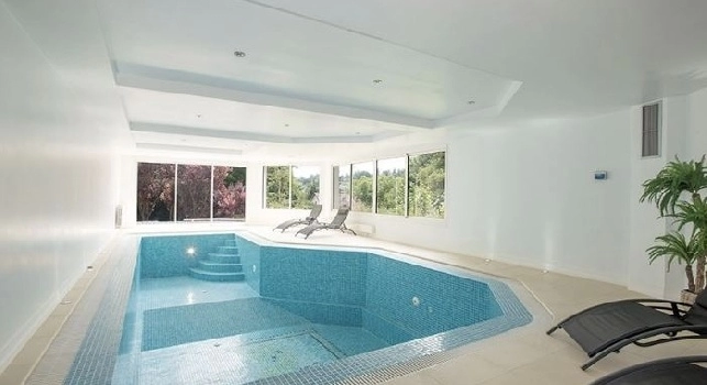 Neymar fa la vita da sceicco a Parigi: villa di cinque piani, piscina e sala da biliardo. Prezzo da capogiro! [FOTO]